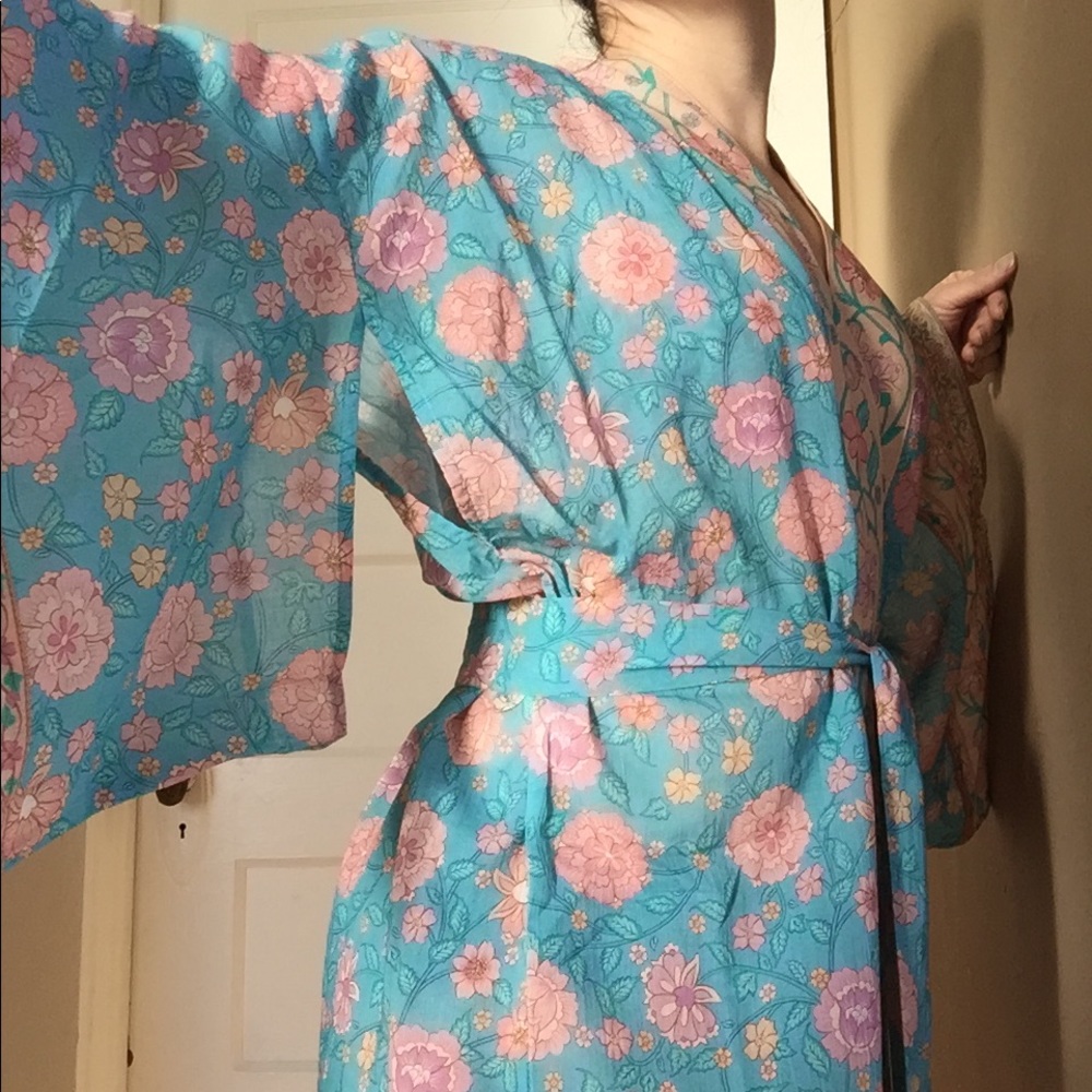 Love Story Midi Robe - Picture 8 of 12